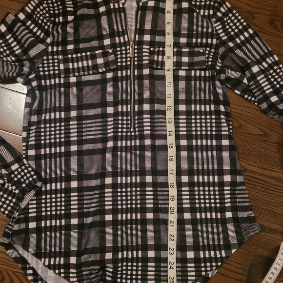 Checkered top, excellent condition - Picture 7 of 7